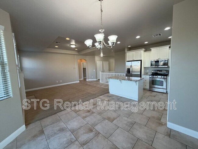 Building Photo - 469 E Barcelona Dr