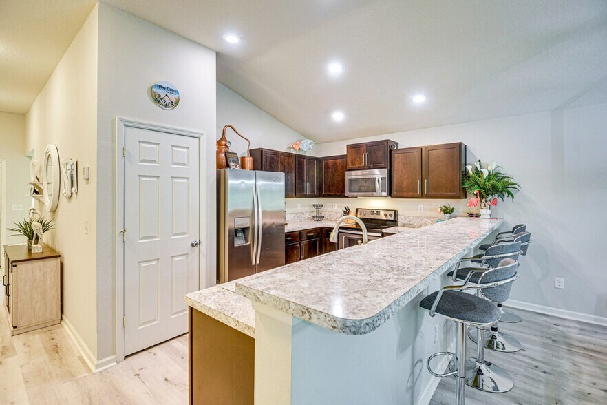 Building Photo - 123 Pergola Pl