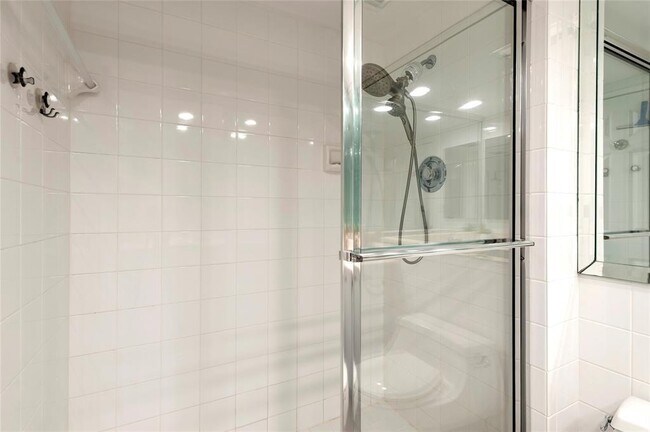 Building Photo - 4010 Galt Ocean Dr