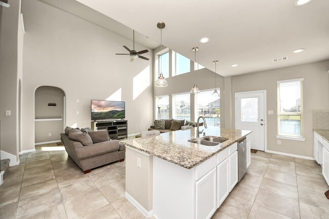 Building Photo - 29482 Westhope Dr