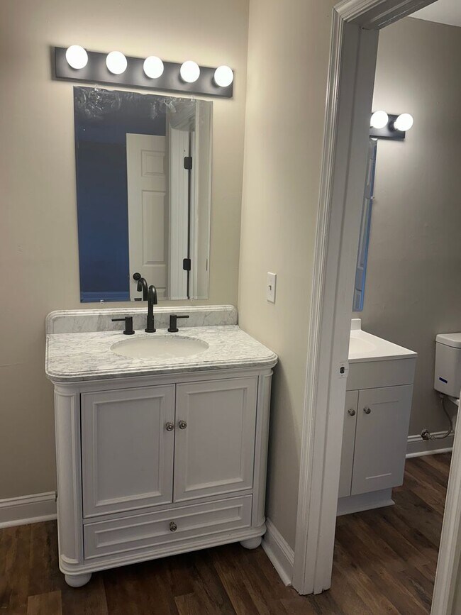 Building Photo - 3 Bed Large Townhome in West Ashley!