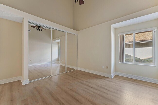 Building Photo - 118 Knoll Way