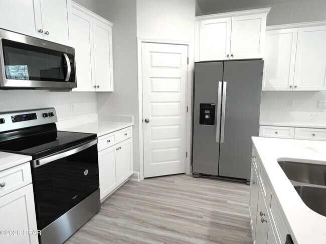 Building Photo - 121 Butler Cv