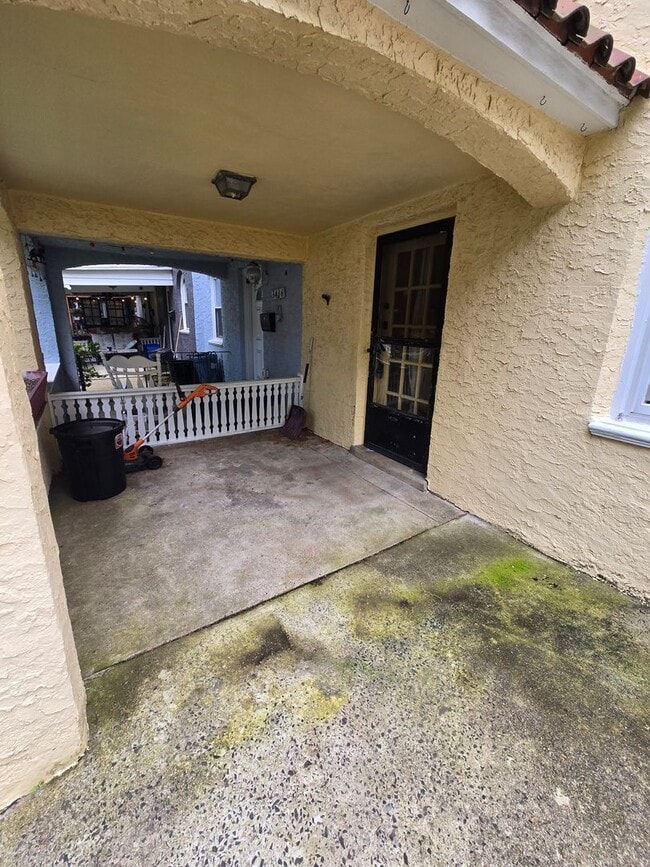 Building Photo - 2bd/1ba charming house