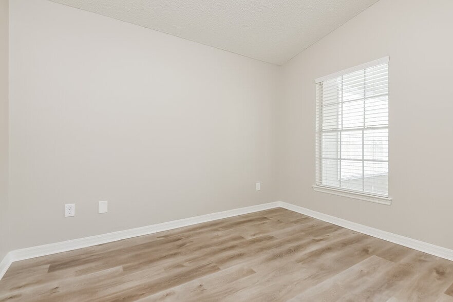 Building Photo - 1232 Lake Piedmont Cir