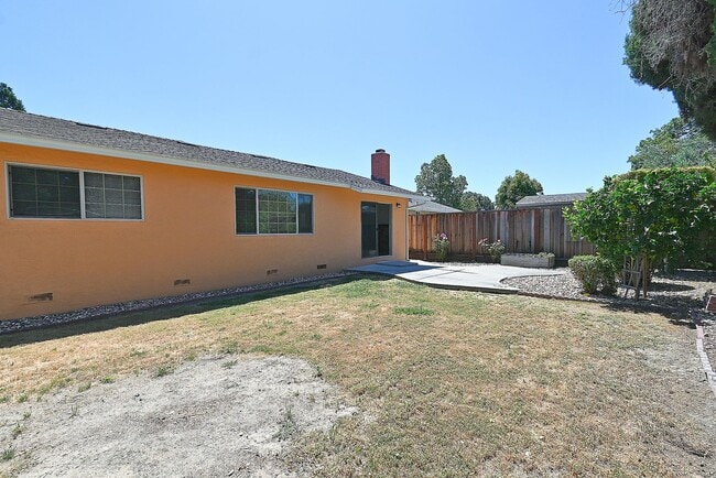 Building Photo - $3790 - 3BR - GORGEOUS REMODELED HOME IN N...