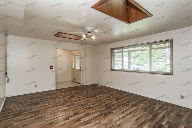 Building Photo - 9075 Tripoli Dr