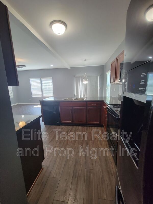 Building Photo - 1349 Haestad Ct