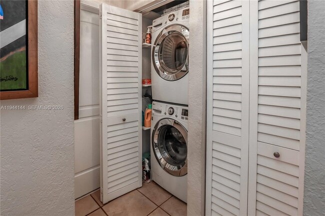 Building Photo - 1247 Washington St