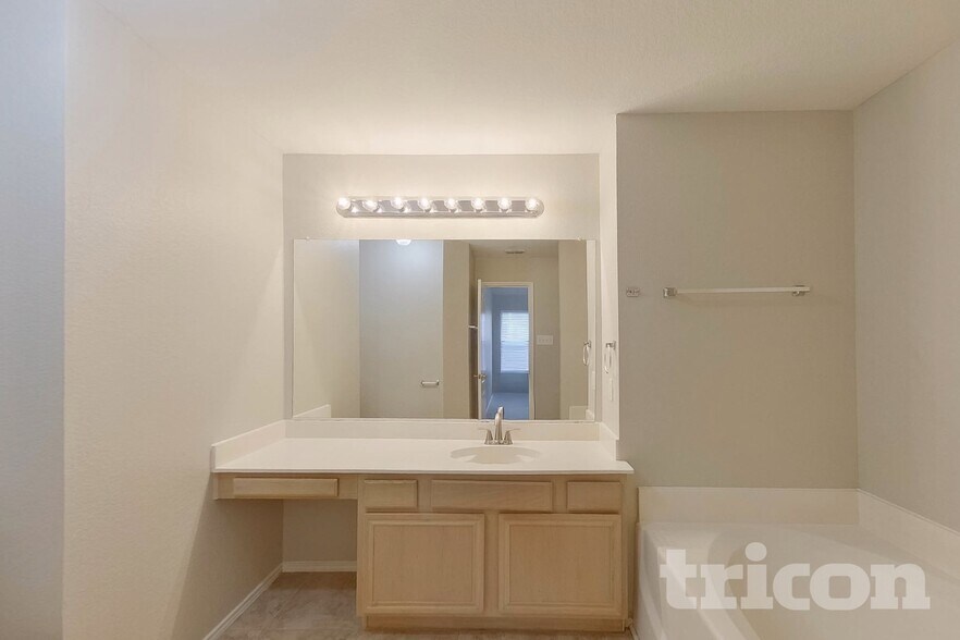 Building Photo - 8707 Woodrigg Dr