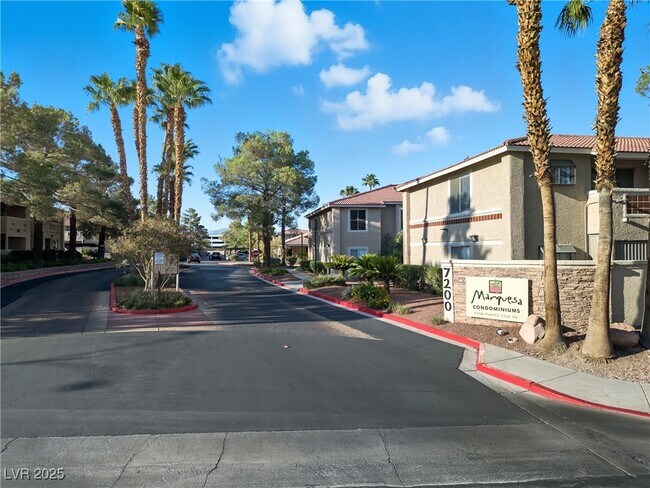 Building Photo - 7200 W Pirates Cove Rd