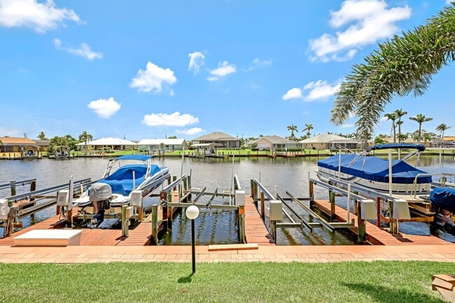 Building Photo - Waterfront Condo with Boat Dock