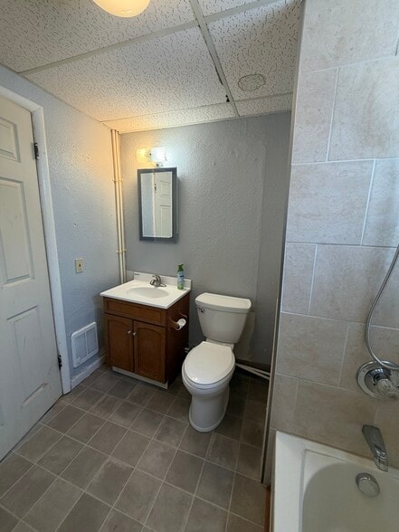 Building Photo - 500 E Front St