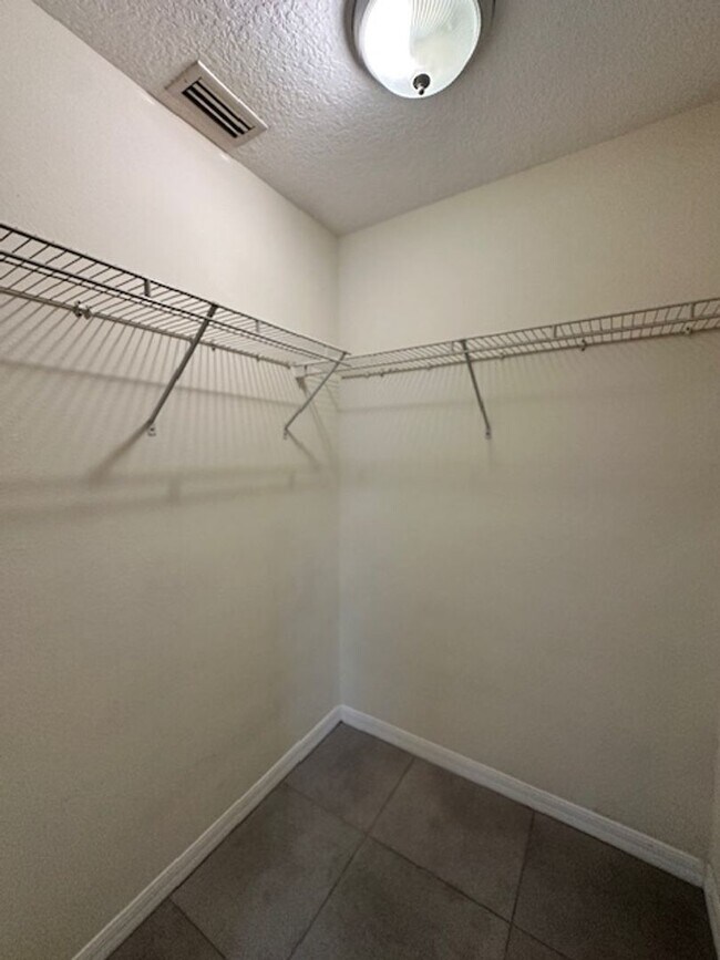 Building Photo - 56 Wheatfield Dr