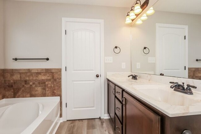 Building Photo - 1363 Freedom Dr