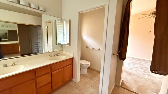 Building Photo - Charming 4 Bedroom 2 Bath Home in Antioch!