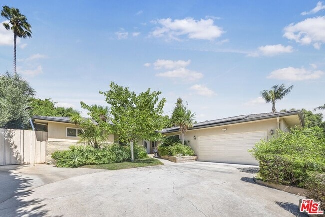 Building Photo - 3133 Barbydell Dr