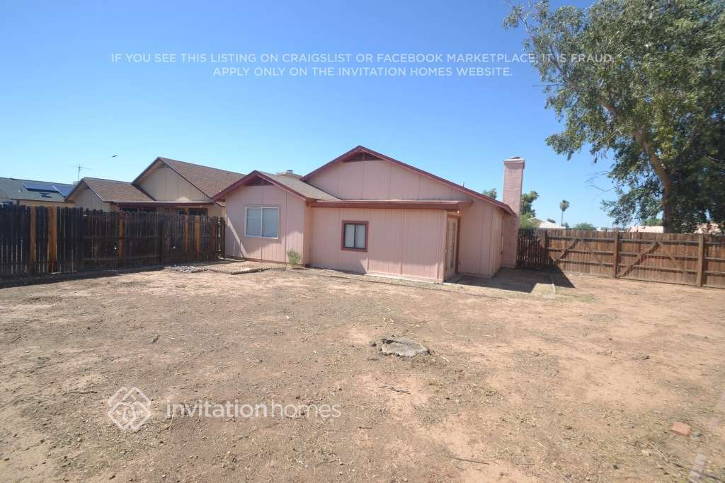 Building Photo - 6839 W Gardenia Ave