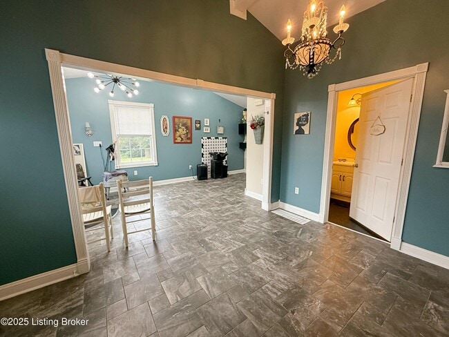 Building Photo - 1445 Campbellsville Rd