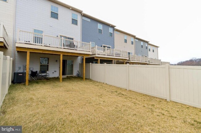 Building Photo - 10605 Brewerton Ln