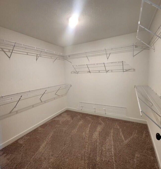 Building Photo - 734 Bancroft Dr