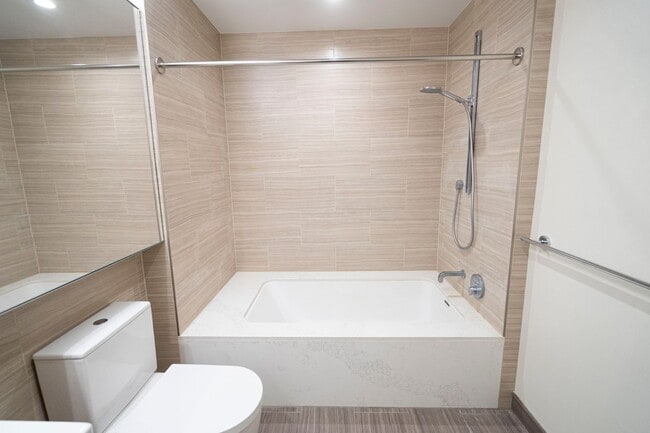 Building Photo - Spacious Studio Available Now!