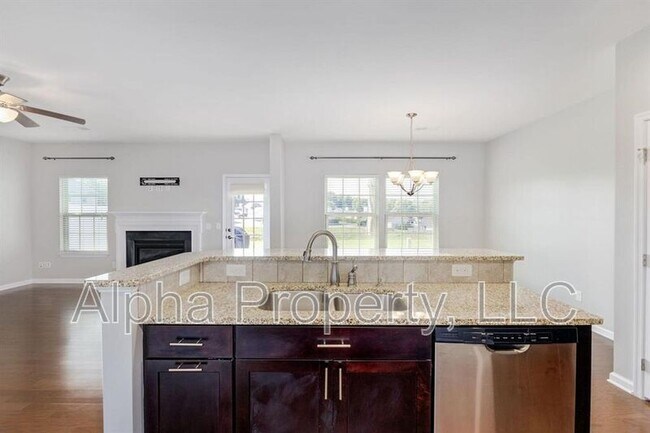 Building Photo - 28 Irvington Dr