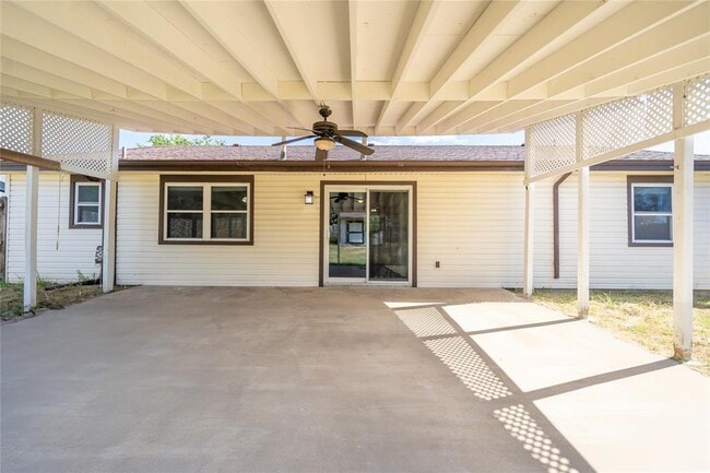 Building Photo - 2010 Continental Dr