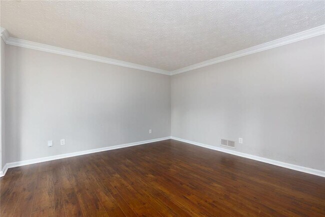 Building Photo - 1200 Mitsy Forest Dr NE