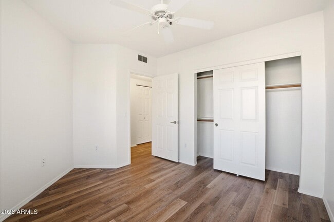 Building Photo - 4925 E Desert Cove Ave