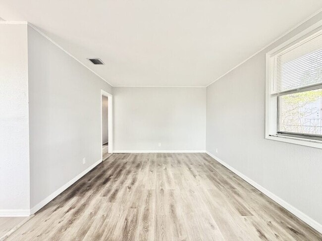 Building Photo - 4327 14th Ave S