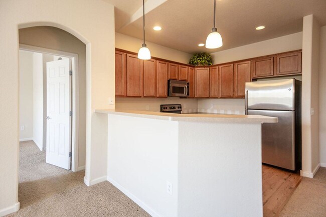 Building Photo - 2421 Owens Ave