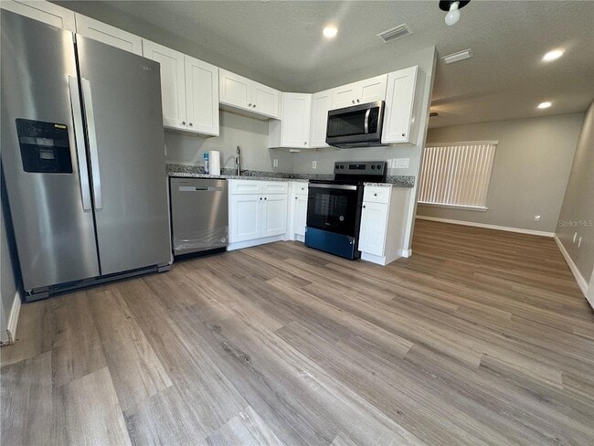 Building Photo - 1147 W Minneola Ave