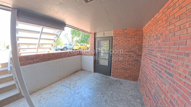 Building Photo - 2354 10th St SW