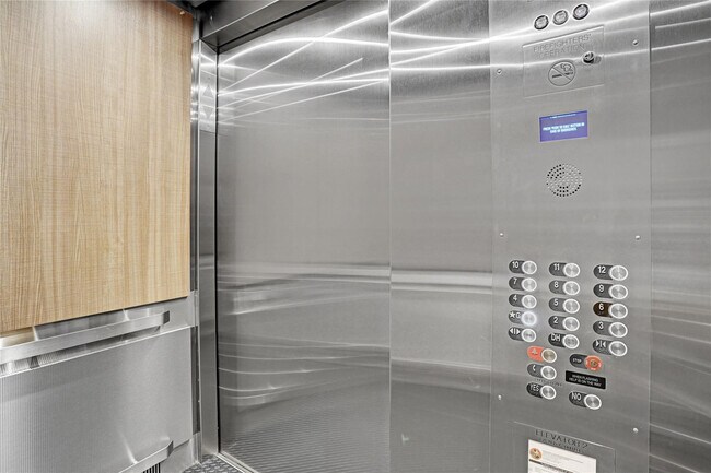 Building Photo - 4200 N Hwy A1A