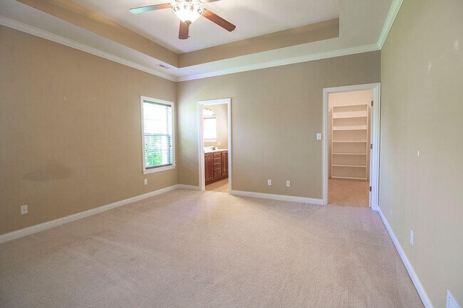 Building Photo - 5305 Chamois Dr