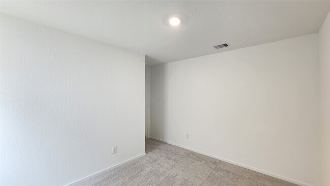 Building Photo - 16723 Old Wagon Wy