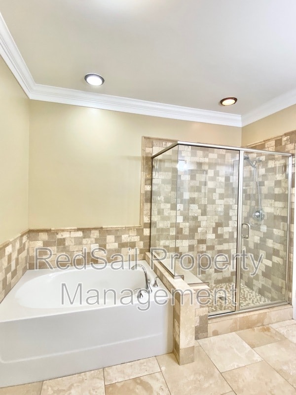Building Photo - 303 Daniels Dr