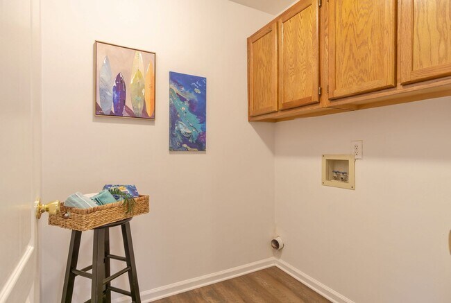 Building Photo - 3-Bedroom Home in Hillcrest Farms on Corne...