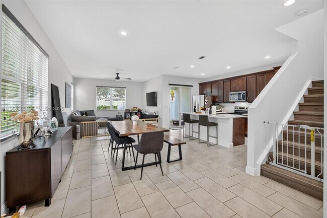 Building Photo - 543 Parsons Wy