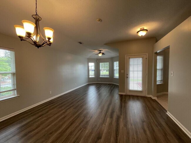 Building Photo - 200 S Houston Springs Blvd