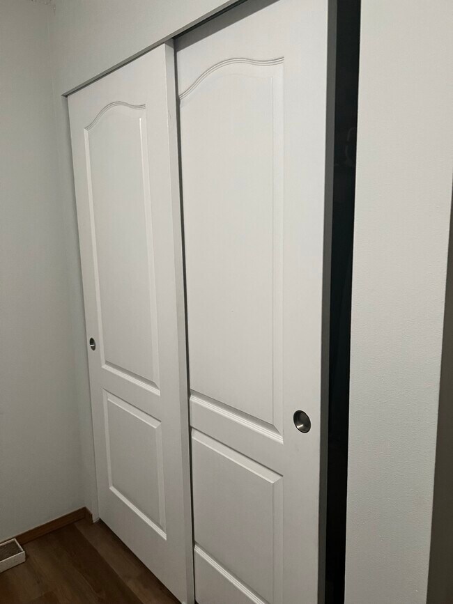 Building Photo - 232 Poplar St