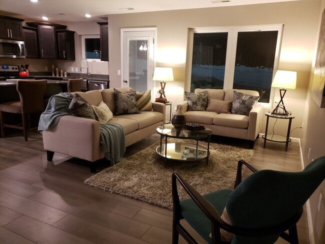 Building Photo - Twinhome in Lakewood Mandan Available NOW! RESERVE FOR ONLY $1000 Deposit!