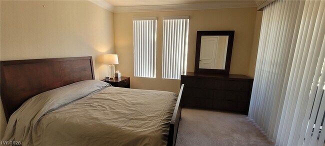 Building Photo - 260 E Flamingo Rd