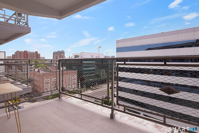Building Photo - 700 Summer St