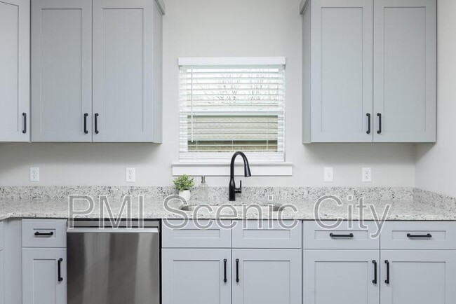 Building Photo - 4207 Willard Dr