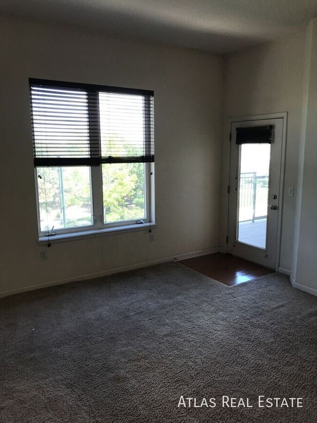 Building Photo - 15475 E Andrews Dr