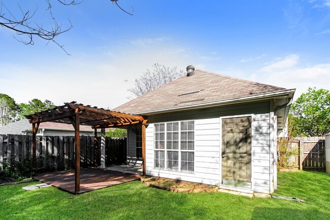 Building Photo - 453 Tocoa Rd