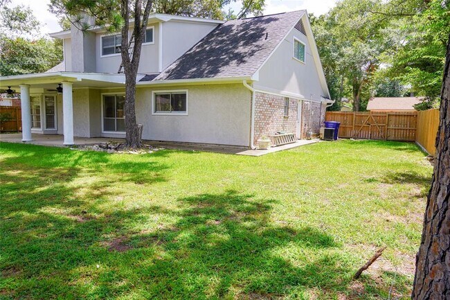 Building Photo - 221 Normal Park Dr