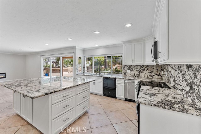 Building Photo - 25902 Serenata Dr